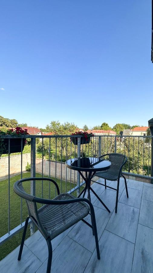 Mosonmagyaróvár Linden Apartman 106 - Adults Only מראה חיצוני תמונה