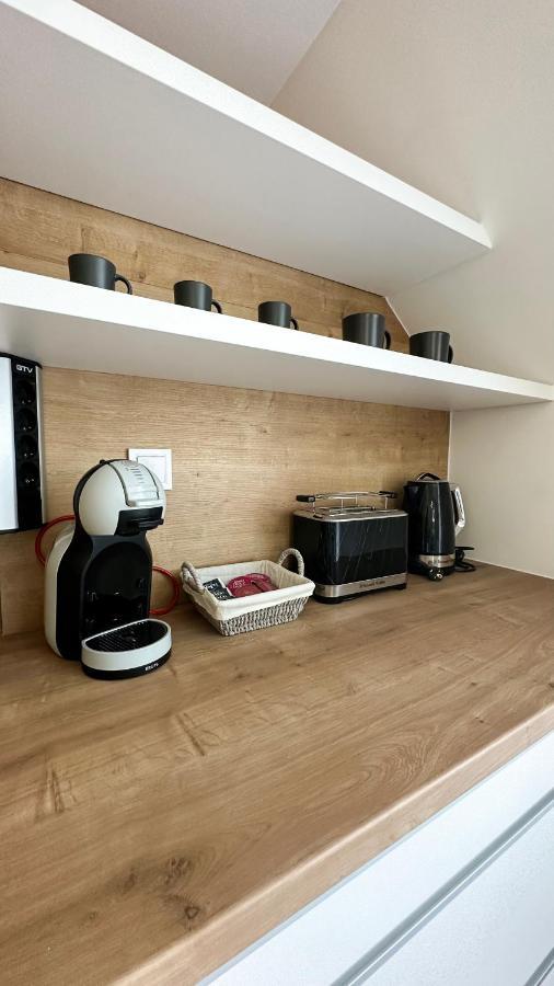 Mosonmagyaróvár Linden Apartman 106 - Adults Only מראה חיצוני תמונה