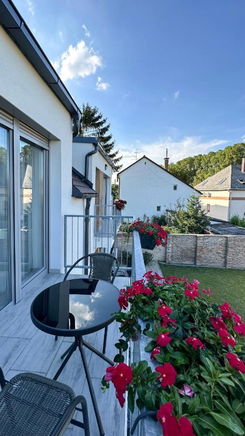 Mosonmagyaróvár Linden Apartman 106 - Adults Only מראה חיצוני תמונה