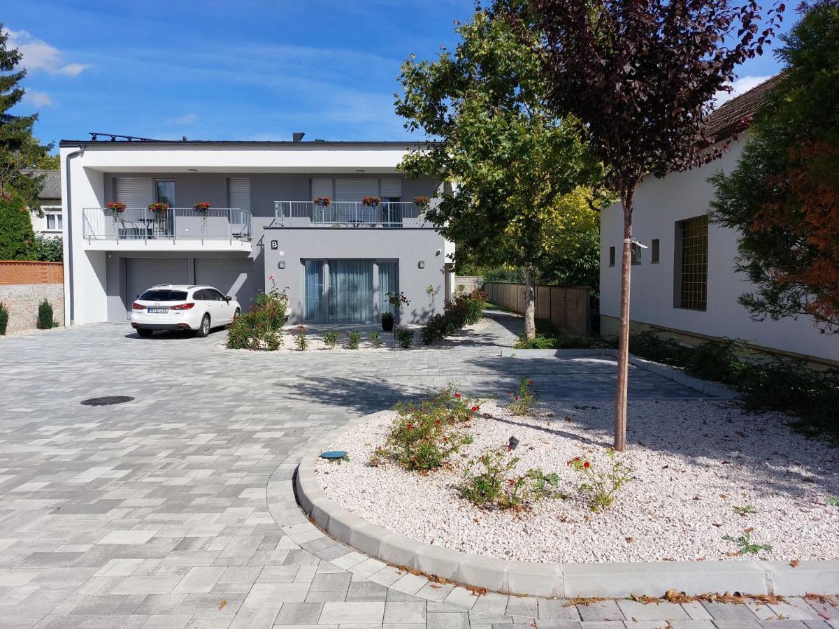 Mosonmagyaróvár Linden Apartman 106 - Adults Only מראה חיצוני תמונה