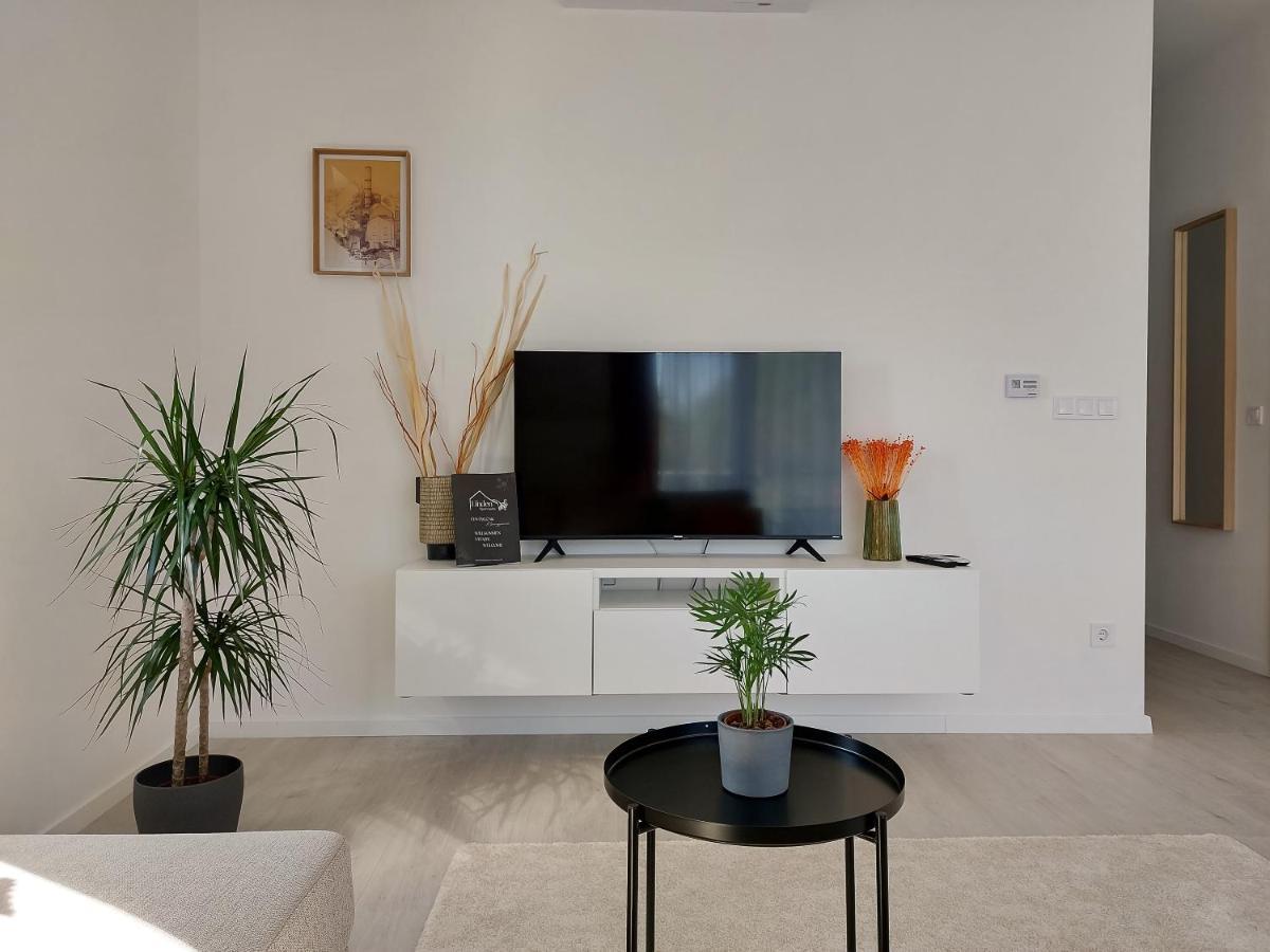 Mosonmagyaróvár Linden Apartman 106 - Adults Only מראה חיצוני תמונה